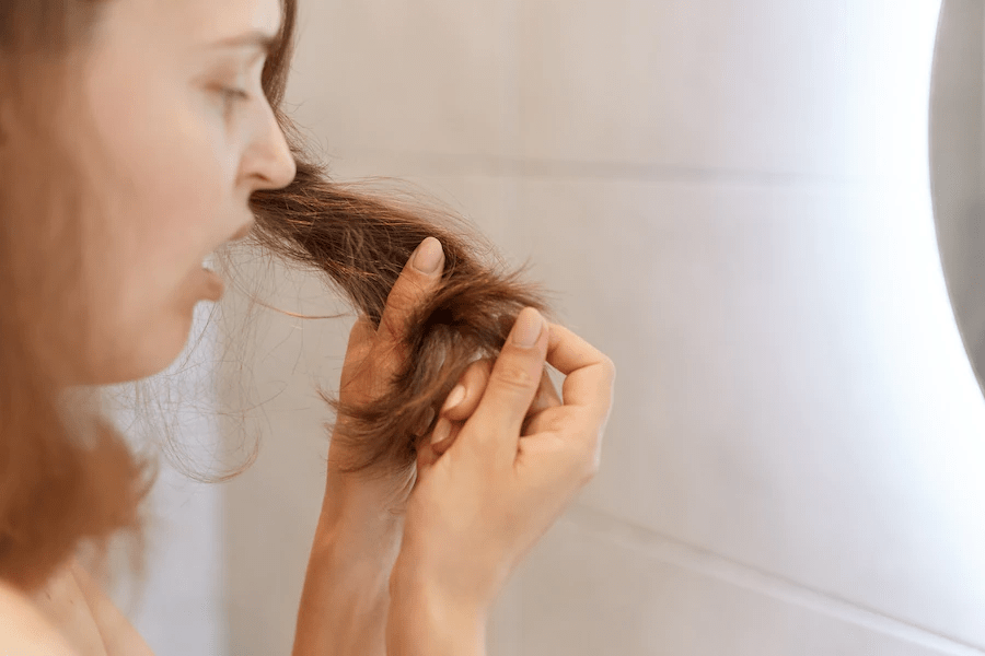 tóc rụng là do thiếu các dưỡng chất
