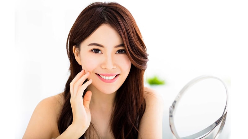 Những cách chăm sóc da mặt bằng dược mỹ phẩm dành cho da nhạy cảm