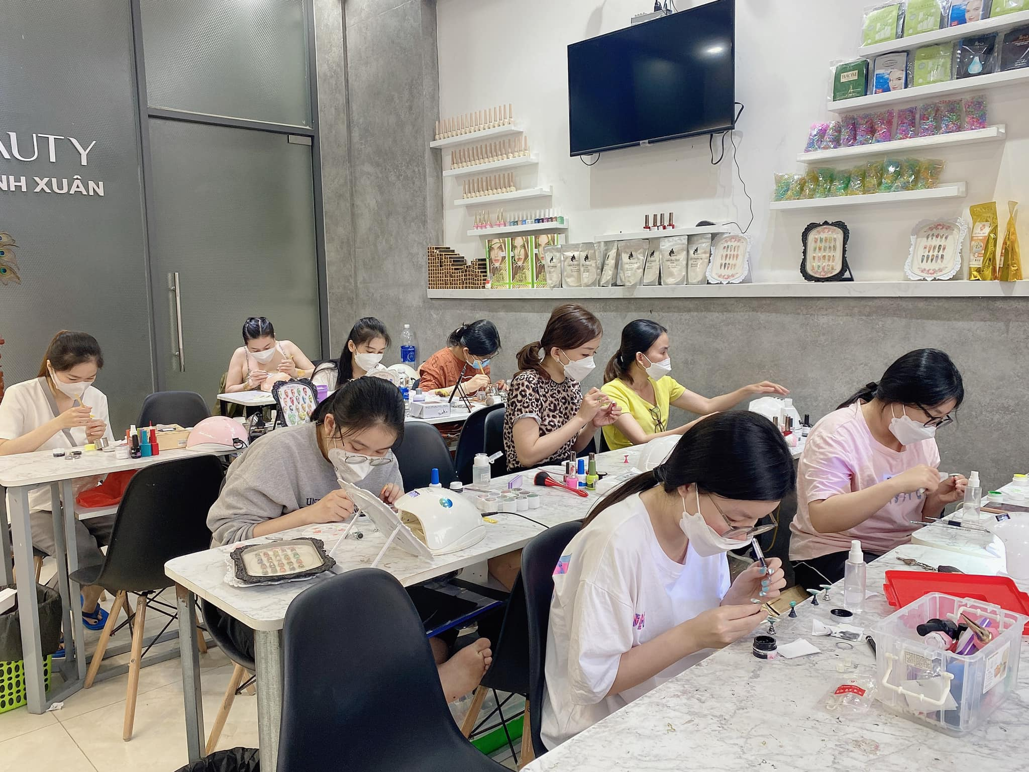 Các trung tâm đào tạo vừa học vừa làm nail tại Sài Gòn