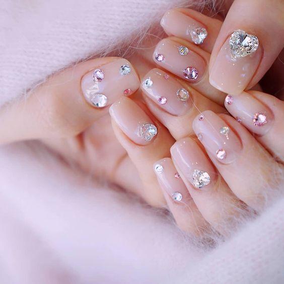 Review những mẫu nail tối giản cho chị em hướng nội