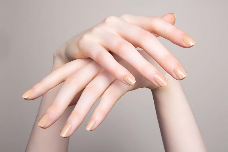 Gợi ý những mẫu nail màu nude đơn giản nhất 2024-2025