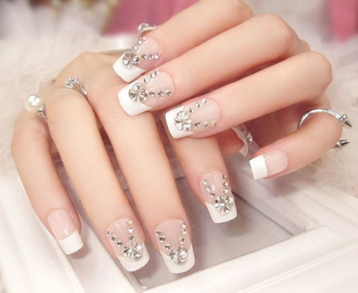 Gợi ý những mẫu nail màu nude đơn giản nhất 2024-2025