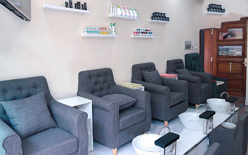 10 mẫu ghế làm nail đẹp chất lượng dành cho tiệm nail spa