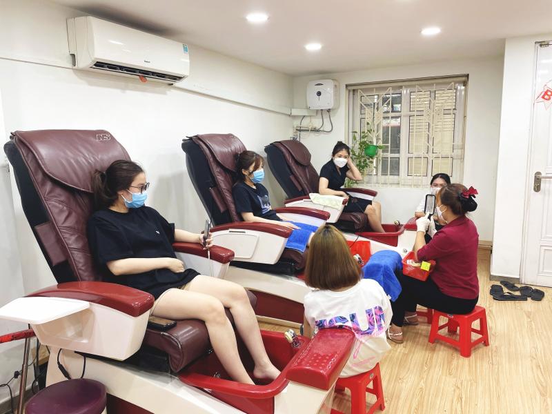 Công việc làm nail ở Úc có thu nhập khủng cho người Việt