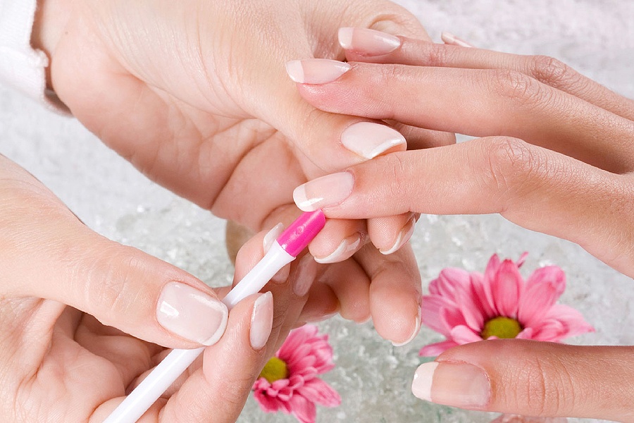 Nhân viên làm nail 1 tháng bao nhiêu tiền?