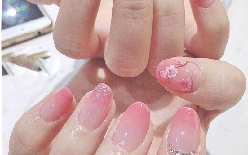 Những mẫu nail tết 2025 sang xịn mịn cho chị em du xuân