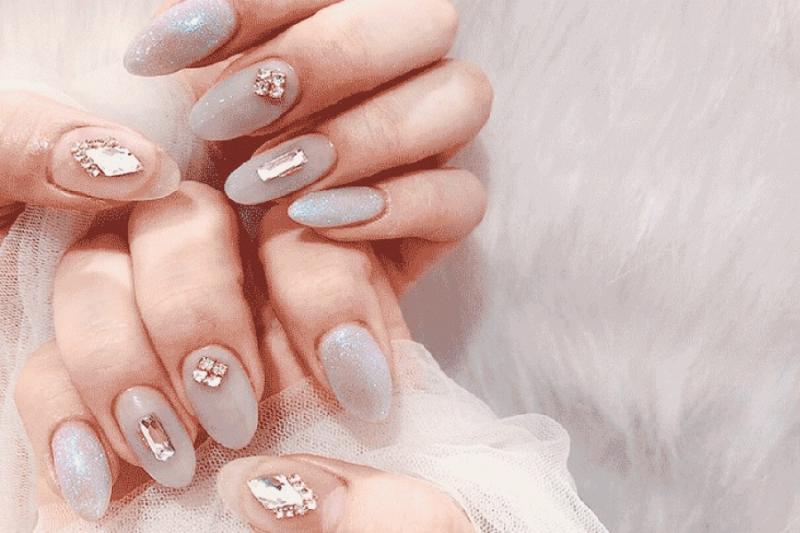 Có nên làm nail cận tết hay không? Những lưu ý khi làm nail cận tết